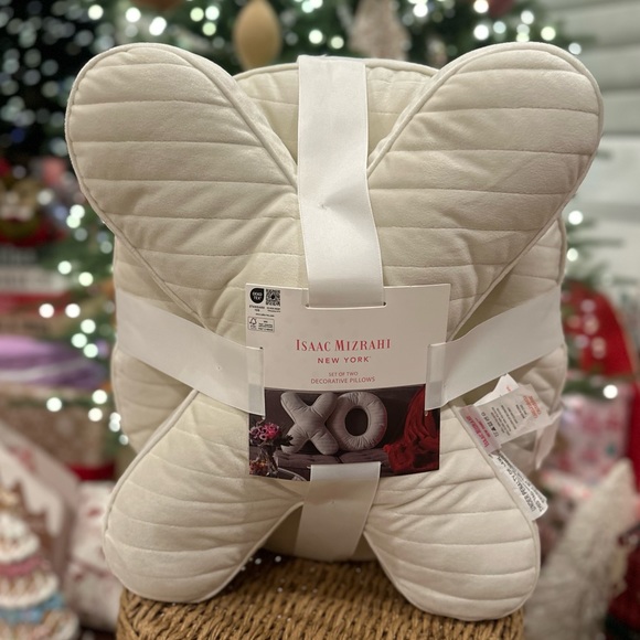 Issac Mizrahi Valentines day XO throw pillows white set gift home decorative - Picture 1 of 9
